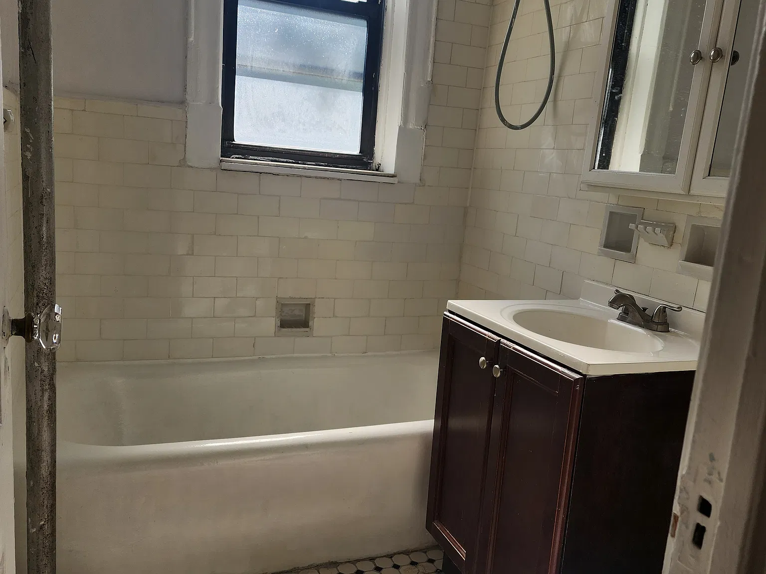 1 bed, 600 sqft, $2,000 — Photo 3