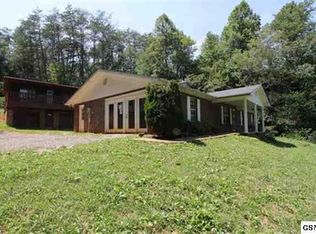 135 Wolf Creek Rd, Walland, TN 37886