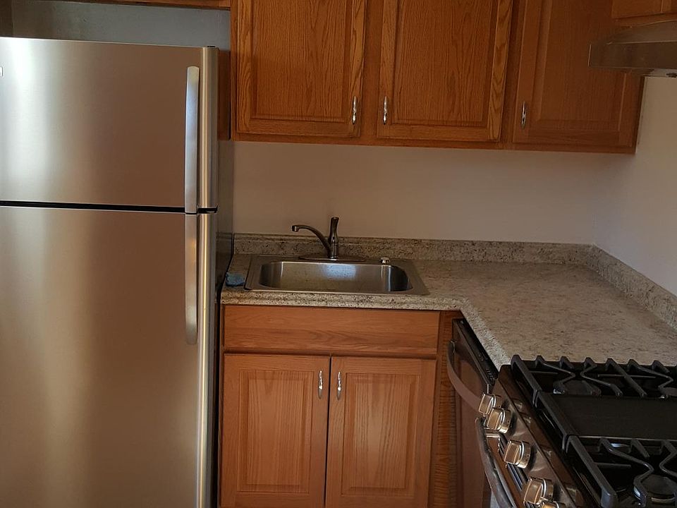 2nd image of 36-00 192nd St