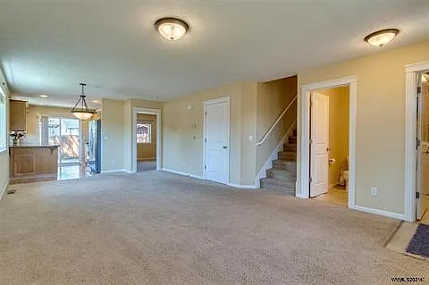 537 SE Oak Grove Ave — Photo 5