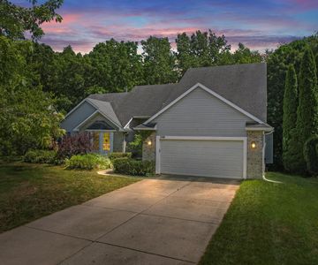 2418 Meadowridge Ct, Ann Arbor, MI, 48105