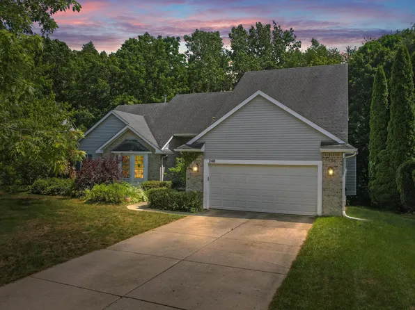 2418 Meadowridge Ct, Ann Arbor, MI 48105