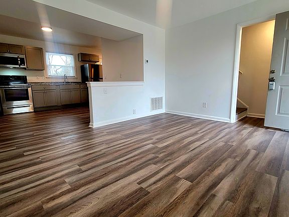 4th image of 1516 W Clara Dr APT 9