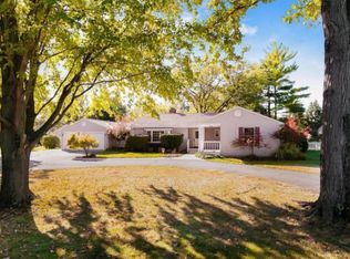 1359 Old Henderson Rd, Columbus, OH 43220