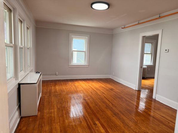 67 Dobbs Ferry Rd