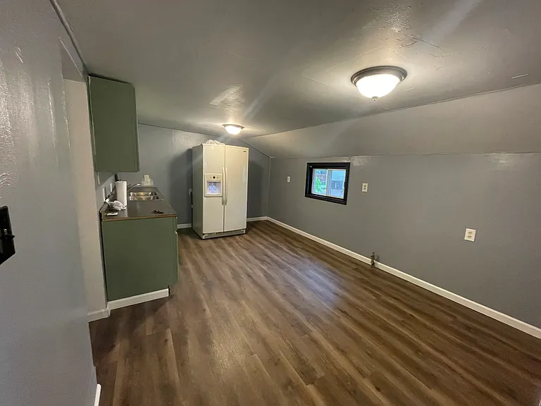 336 E Wolcott St — Photo 10