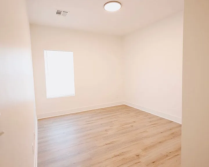 522 E Briarbrook Ln — Photo 8