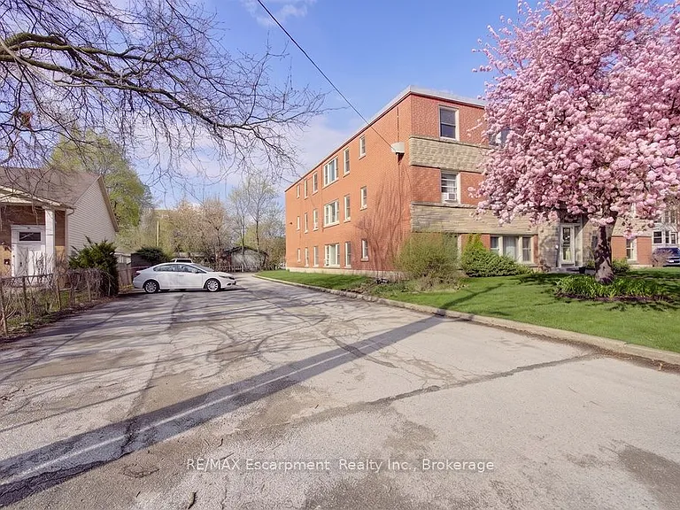 830 Robinson St #204 — Photo 17