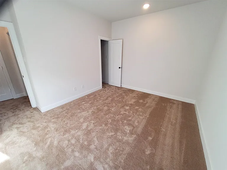 20814 Flat View Dr — Photo 24