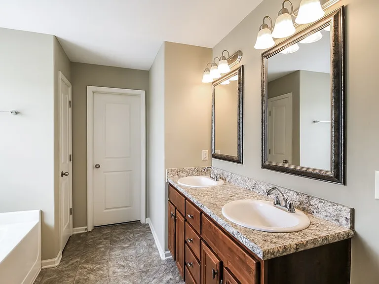 114 Saint Charles Pl — Photo 12