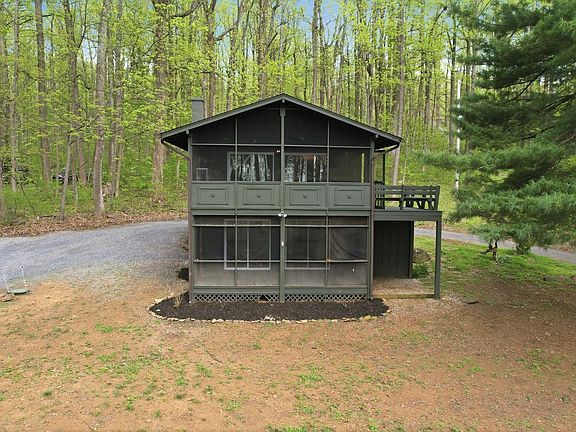 2nd image of 52 Hickory Nut Rd