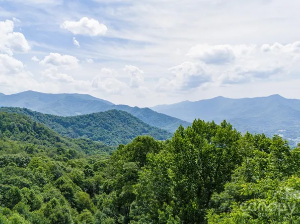 35 Twisted Trl, Waynesville, NC 28786