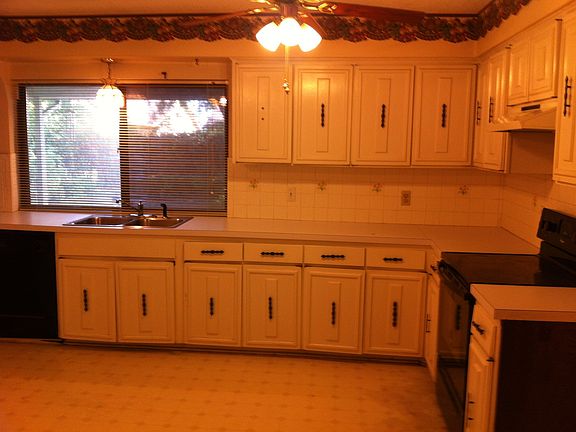 4th image of 2214 Richwood Dr