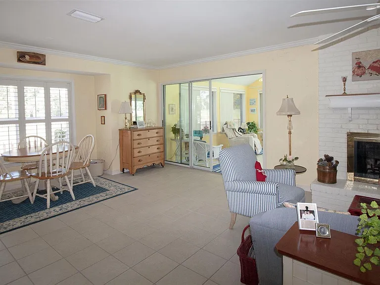 23 Arapaho Dr — Photo 2