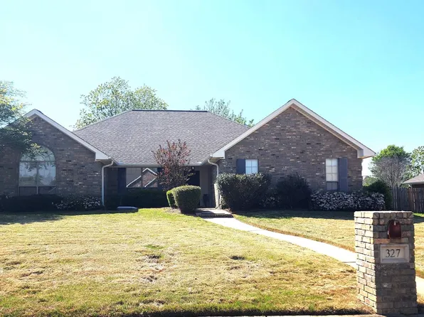 327 Meadowridge Cir, Texarkana, AR 71854