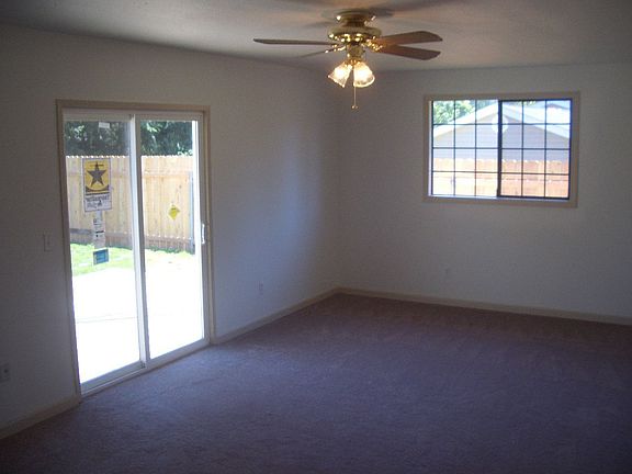 5th image of 3509 NE 128th Ct