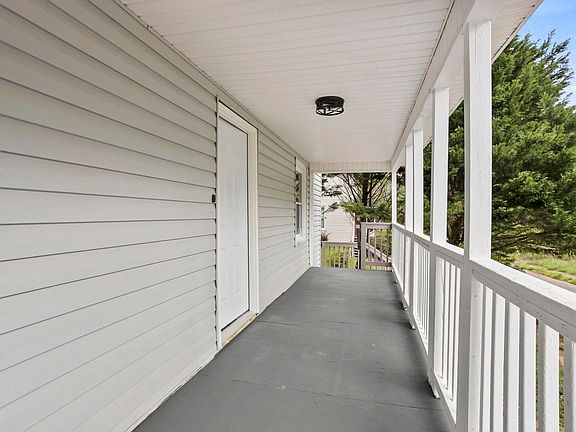 3rd image of 203 Orr St