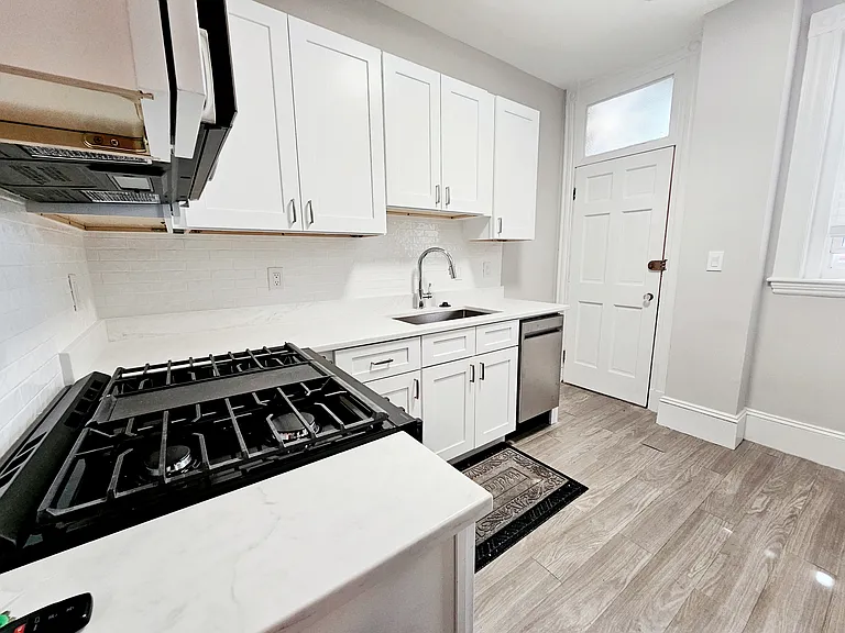 6 Radcliffe Rd #3 — Photo 4