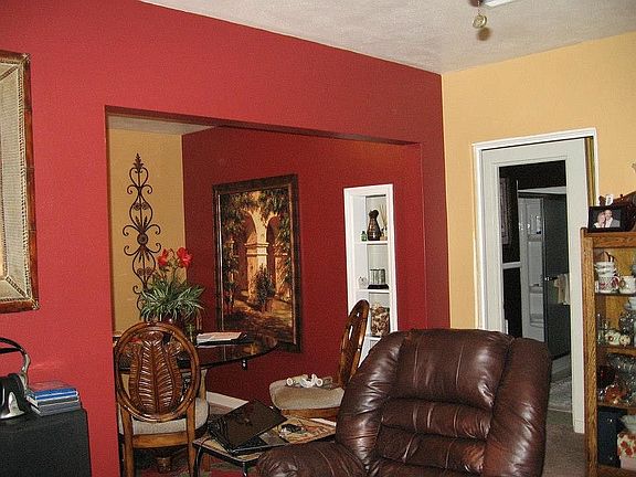 Looking into dining area.