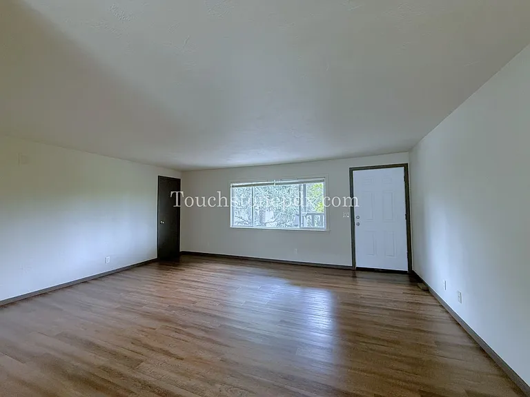 403 S Ivy St — Photo 11
