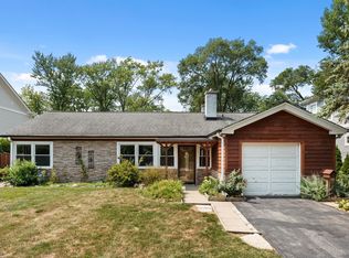 816 Hunter Rd, Glenview, IL 60025