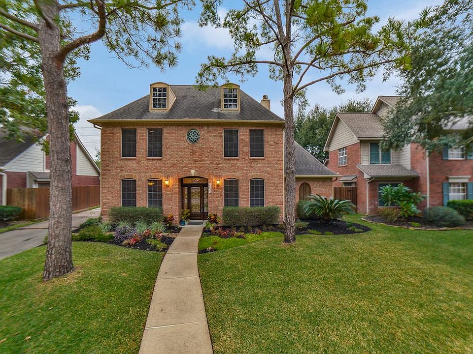 1st image of 15826 Sweetwater Creek Dr