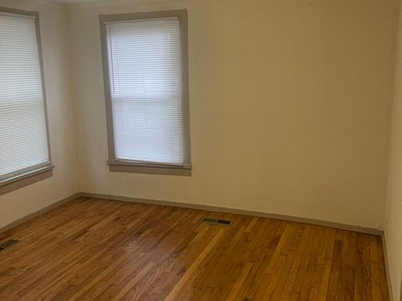 5th image of 923 E 14th Ave