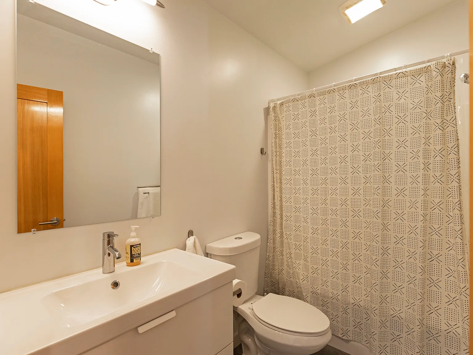 2 bed, 651 sqft, $2,750 — Photo 3
