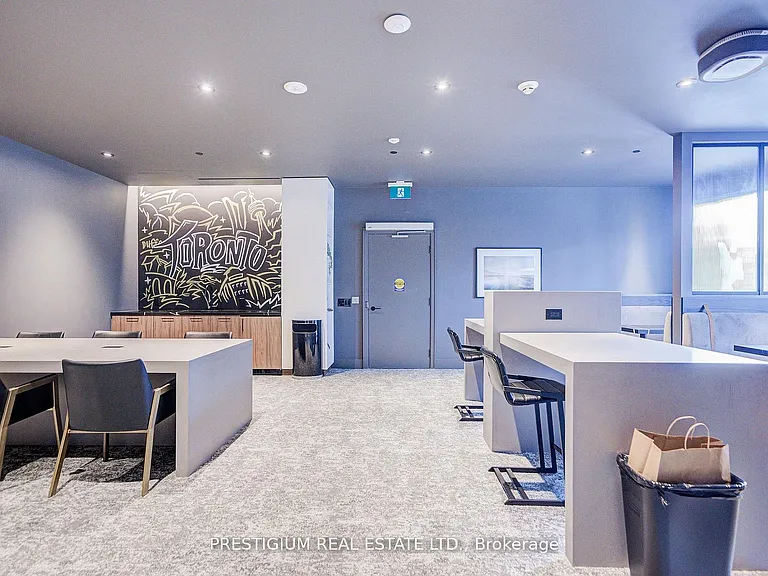 285 Dufferin St #1311 — Photo 46