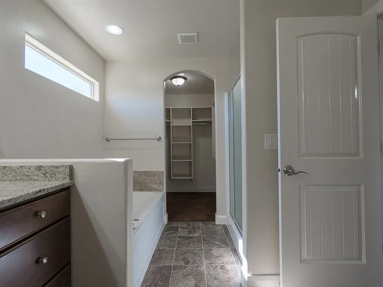986 Camel Springs Dr — Photo 43