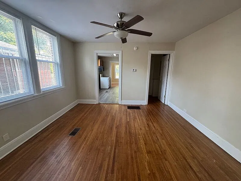 1 bed, 1.0 bath, $690 — Photo 2