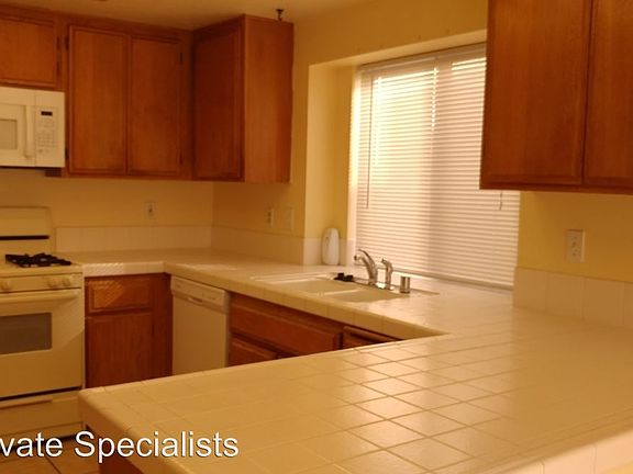 3rd image of 1343 Bristol Ct