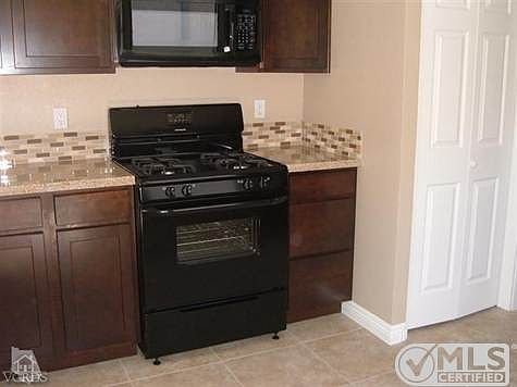 New Oven, Range w matching Microwave w Fan