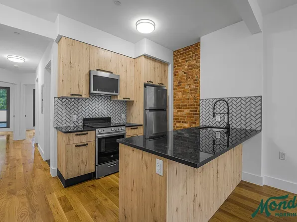 1094 Dean Street image 4 of 12