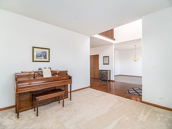 3rd image of 25445 Pavilion Pl