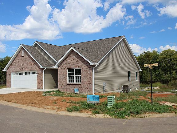 2nd image of 325 Cottonwood Ln