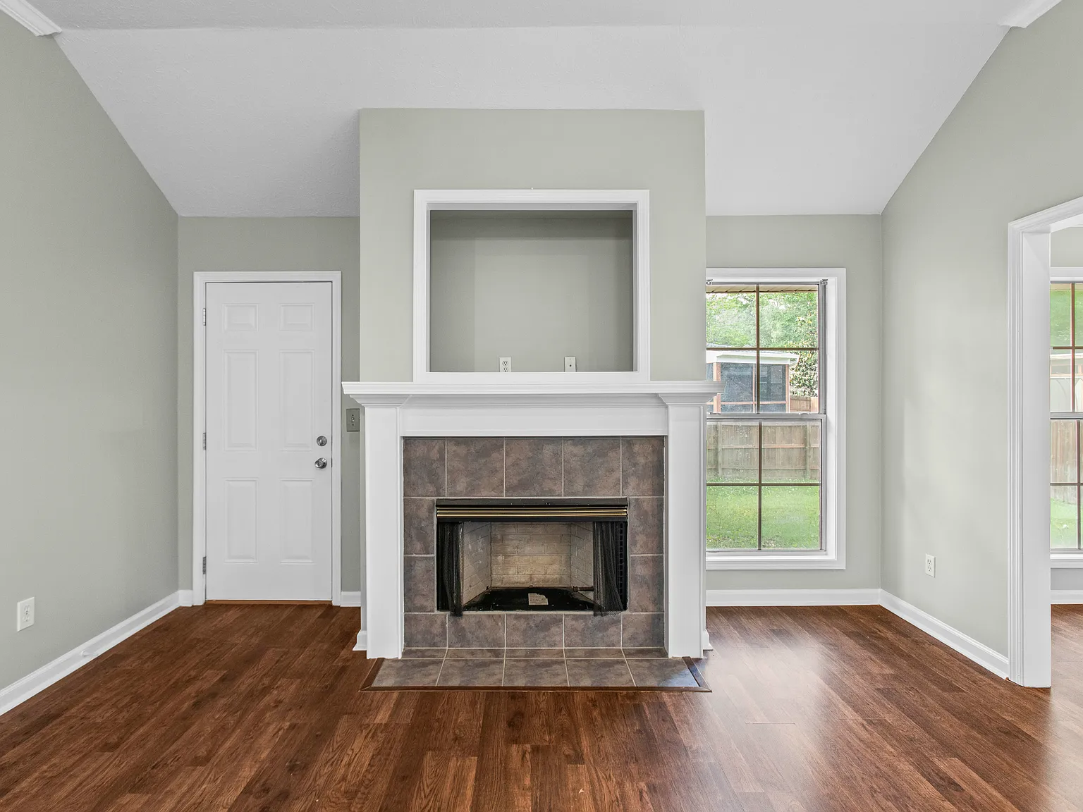 3 bed, 1535 sqft, $2,100 — Photo 3