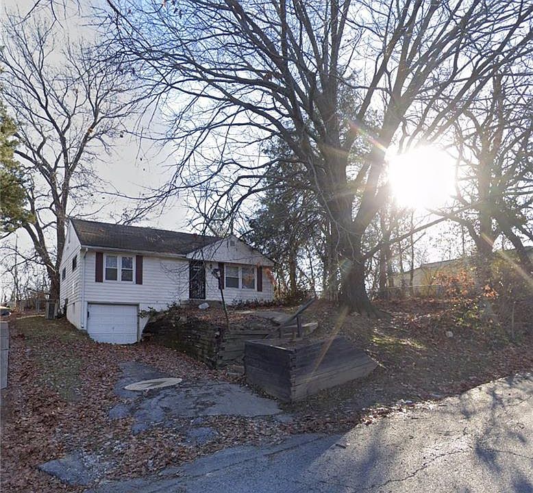 1st image of 107 S Oxford Ave