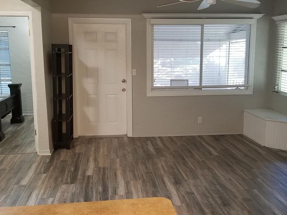 1st image of 1683 NE 32nd St