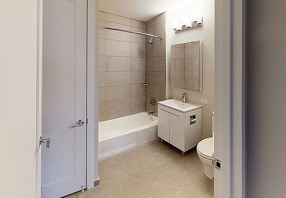 3rd image of 175 E 96th St APT 20D