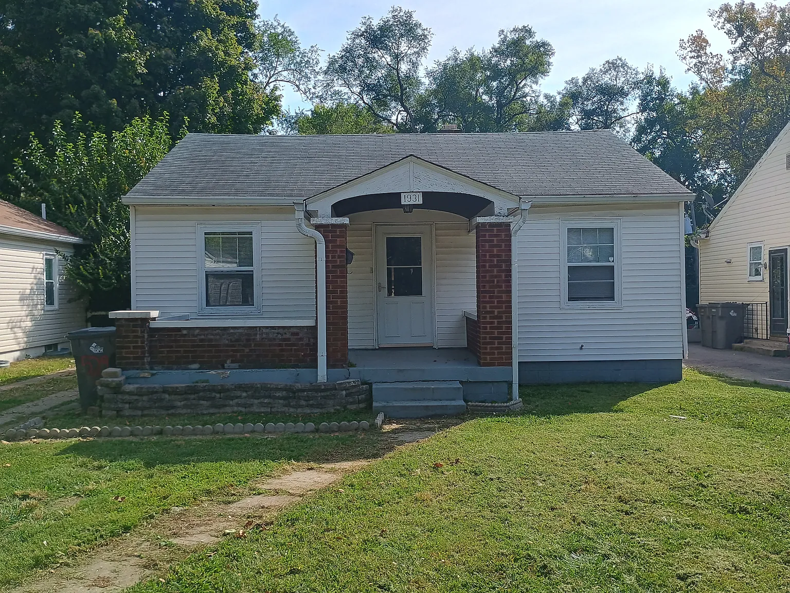 3 bed, 1.5 bath, 1056 sqft, $1,375 — Photo 2