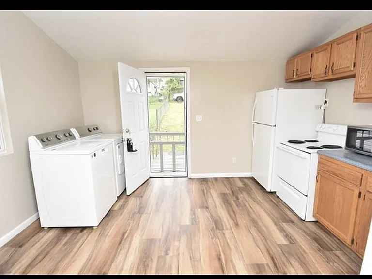 219 Meadow Ave #3 — Photo 3