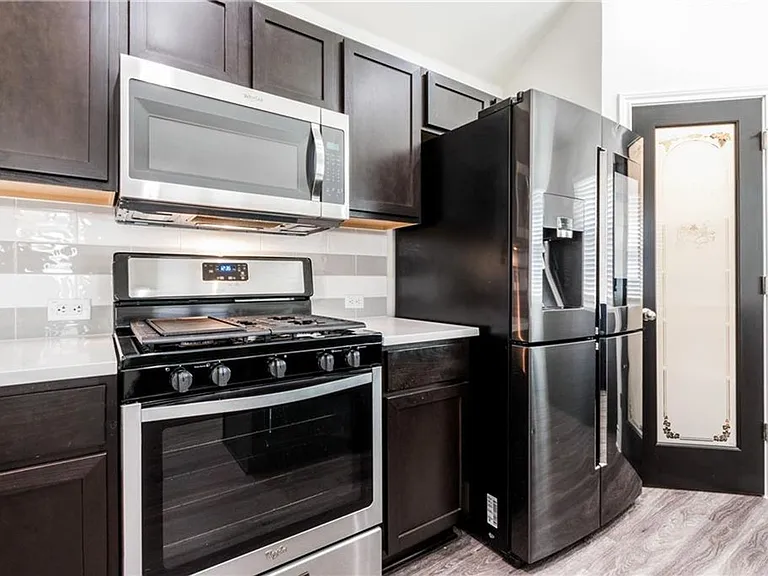 2104 Pindos Pony Way — Photo 10