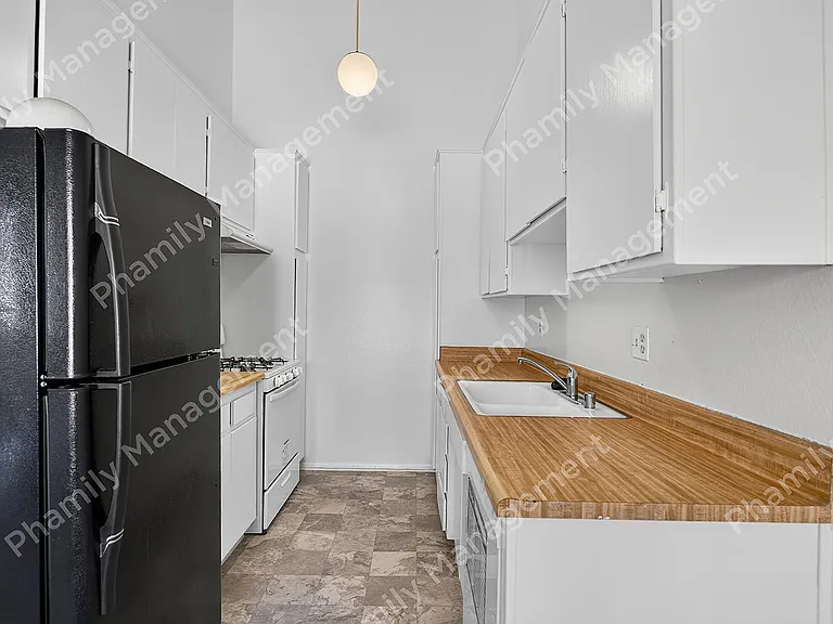11575 Moorpark St #203 — Photo 9