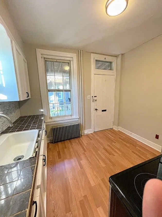 2 bed, 800 sqft, $1,650 — Photo 3