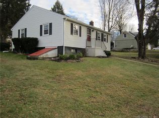 22 Orchard Hts, New Milford, CT