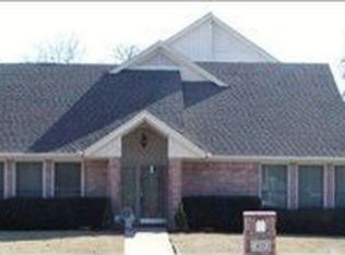 425 Inland Cir, Azle, TX 76020