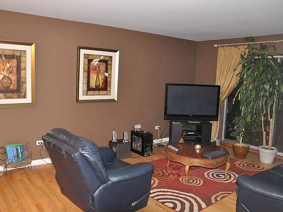Alternate View of Living Room