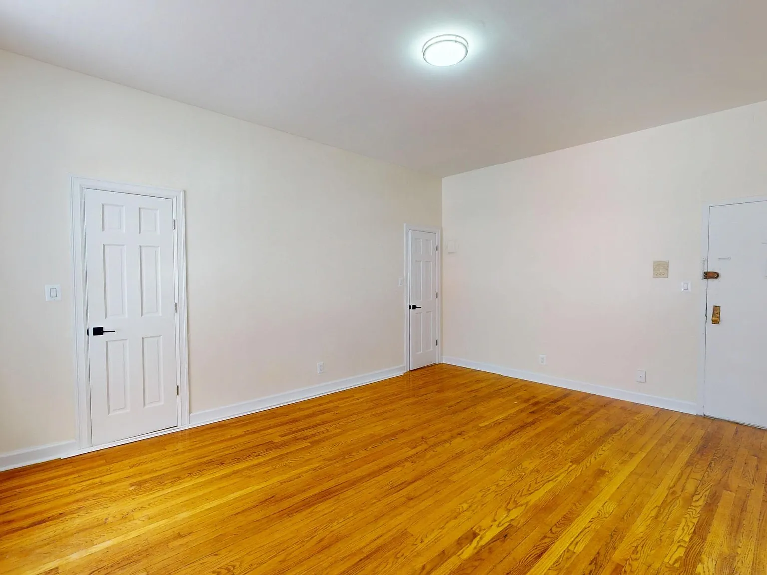 246 East 45th Street — Photo 4