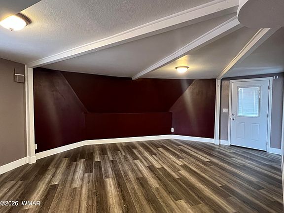 3rd image of 689 N Old Woodruff Rd